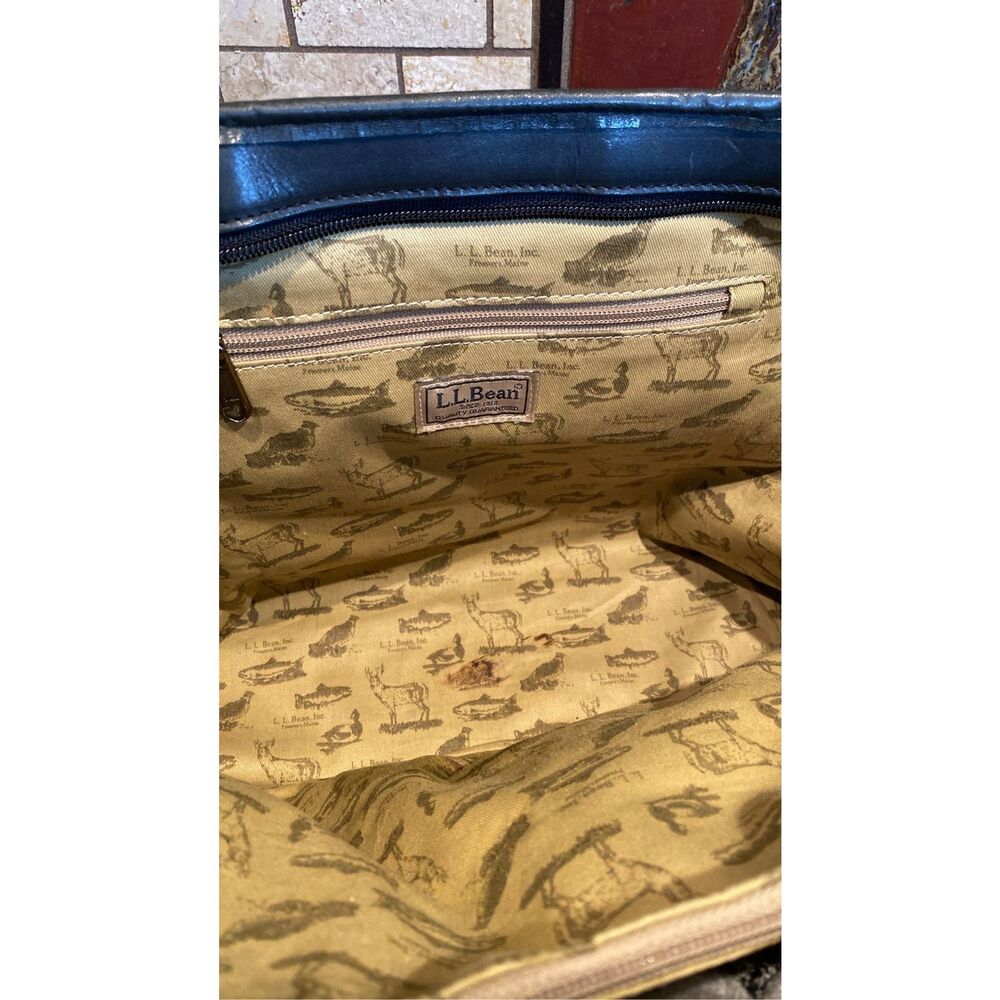 L.L. Bean Large Town & Field Leather Tote Green Animal Print Lining - Picture 5 of 9